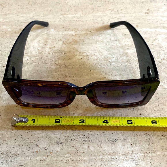 Burberry B Motif Square Sunglasses 😎 Tortoise plus case paper & wipe - Picture 10 of 16